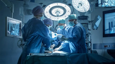 "MEDIZIN: Kühler Kopf - Wenn's drauf an kommt. Kühler Körper - In der Pflege."